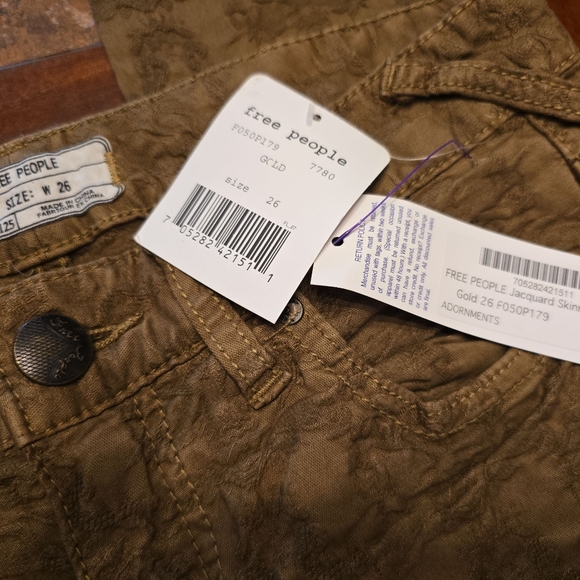 NWT Free People Gold/Tan Floral Lace Skinny Jeans — Size 26 - Picture 4 of 4